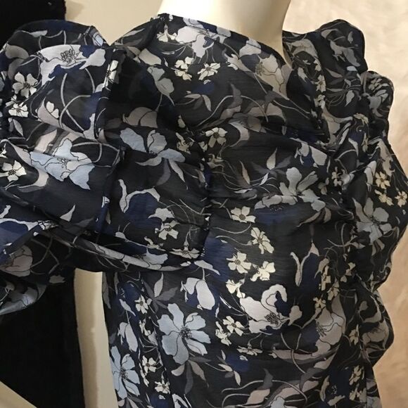 H&M Marie Antoinette Style puffed ruched Top - Picture 2 of 6